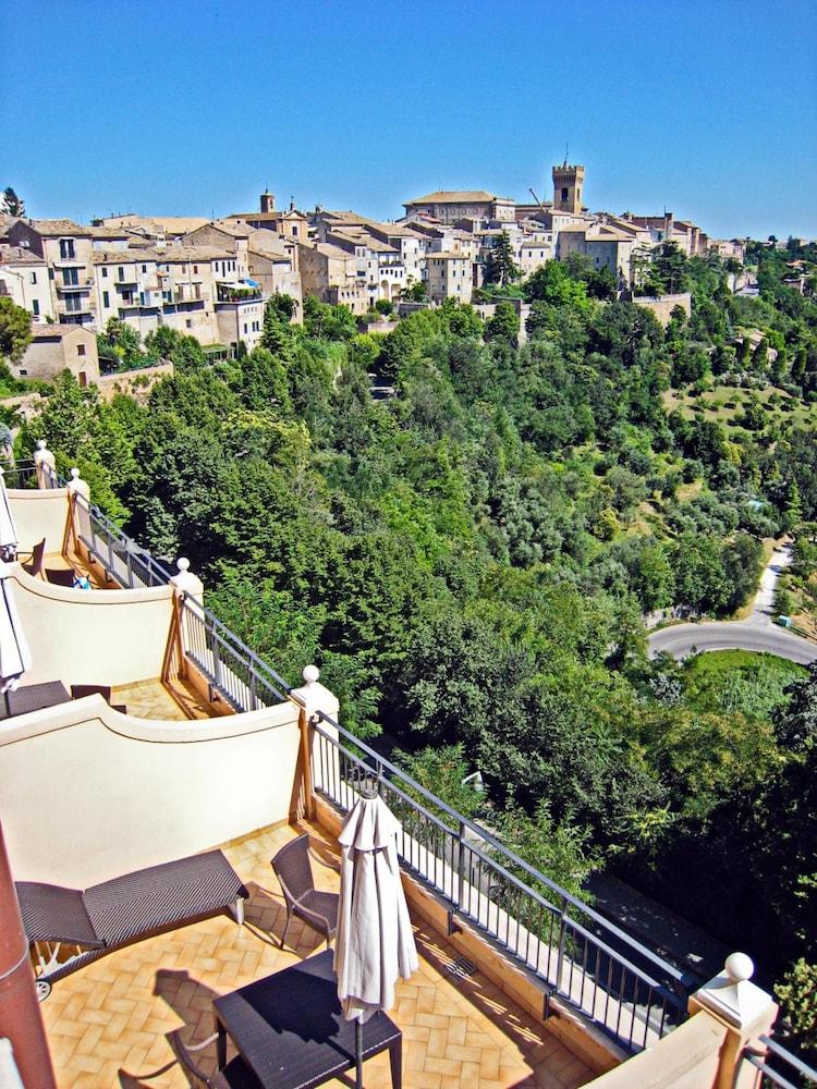 Gallery Hotel Recanati Exterior foto