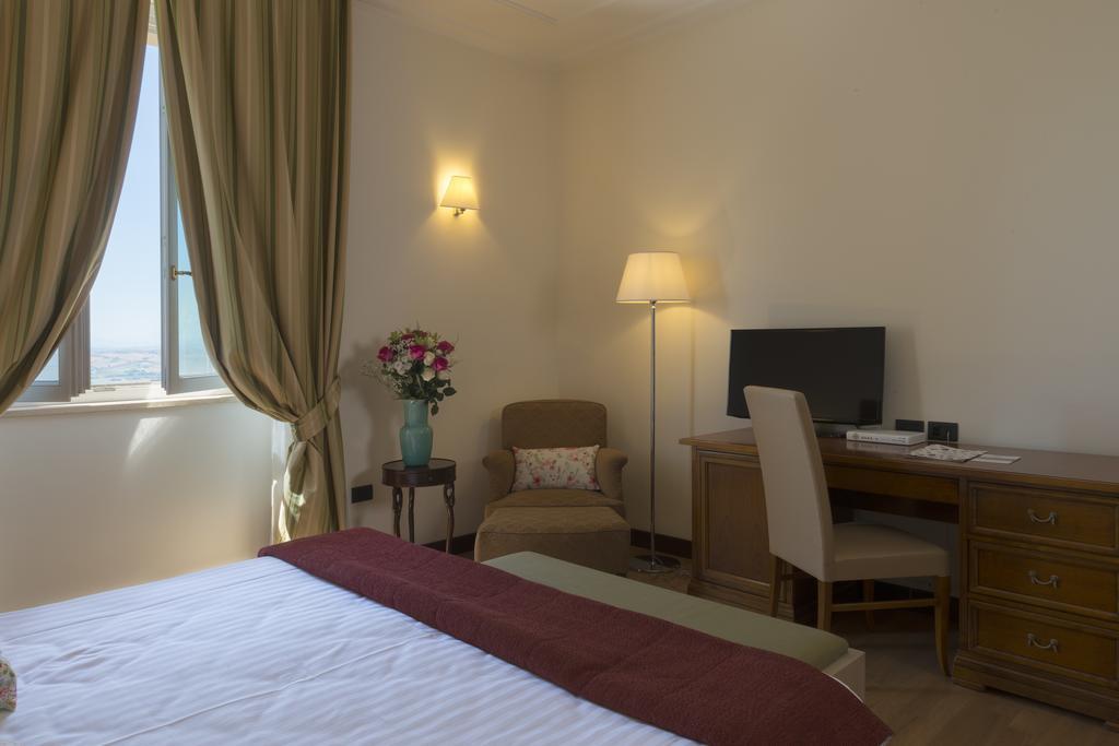 Gallery Hotel Recanati Exterior foto